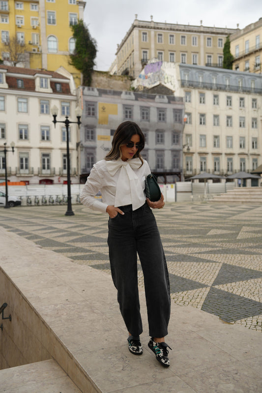 Camisa com laço removível Bow