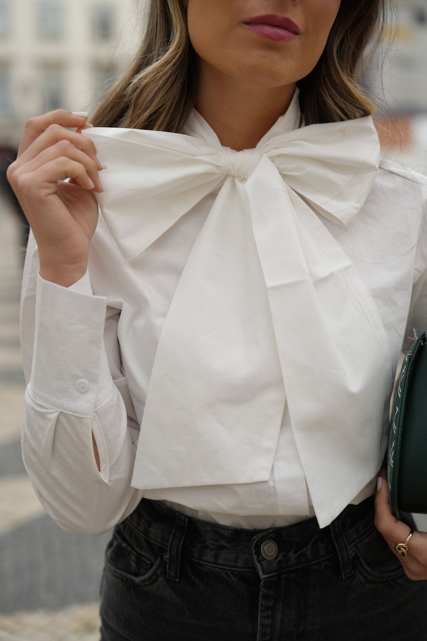 Camisa com laço removível Bow